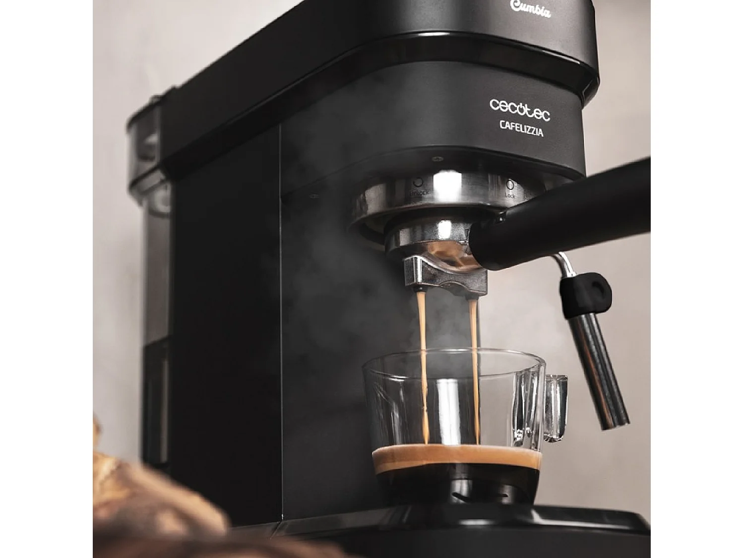 Cecotec Máquina de café expresso com 20 bares, ThermoBlock e vaporizador.