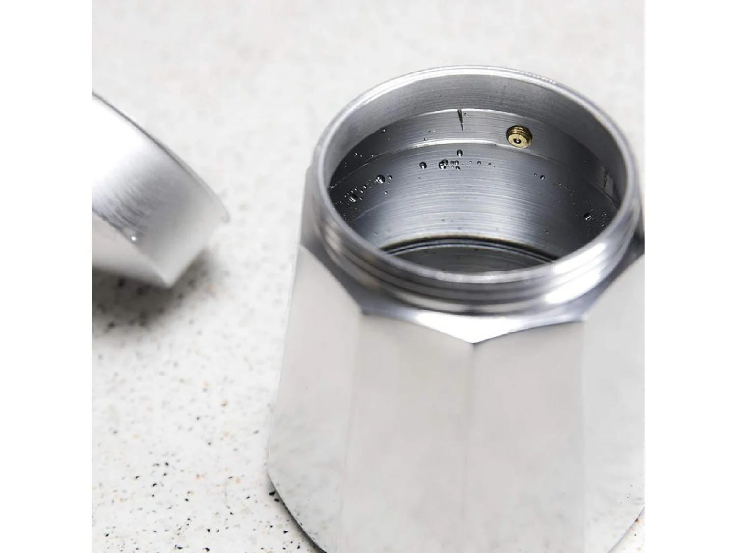 Cafetera italiana Cecotec Mokclassic 300 3 tazas aluminio fundido plateado