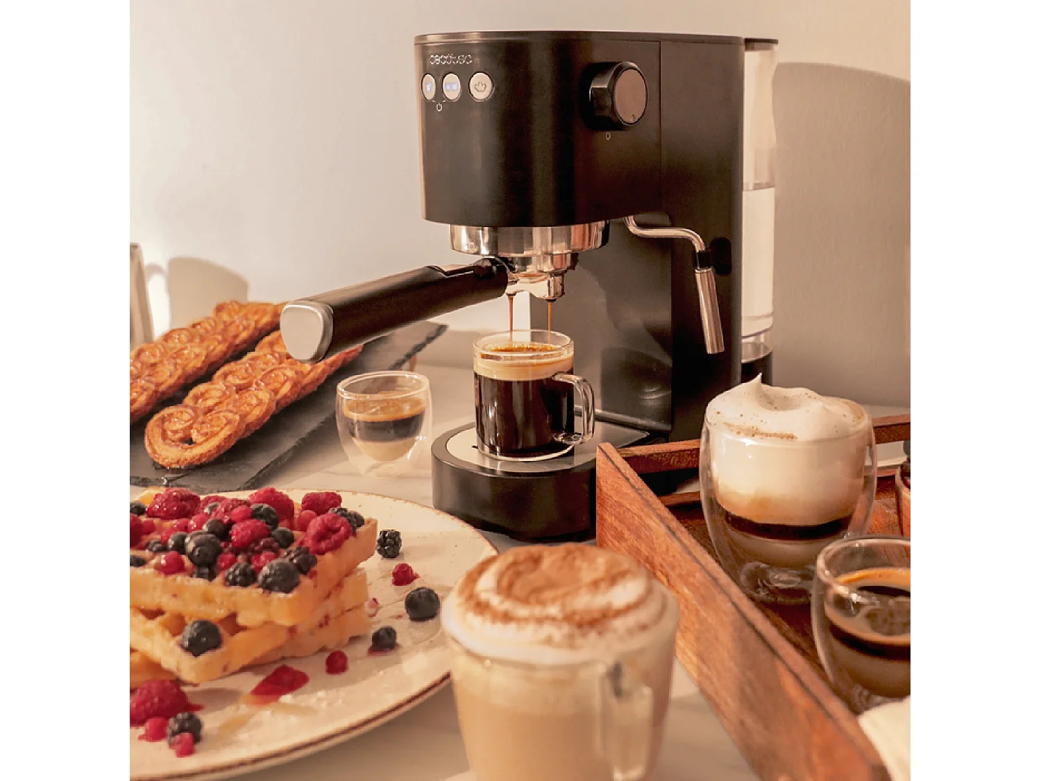 Cafetera express Cecotec Cafelizzia Fast 1350W 20 bares 1,2L negro