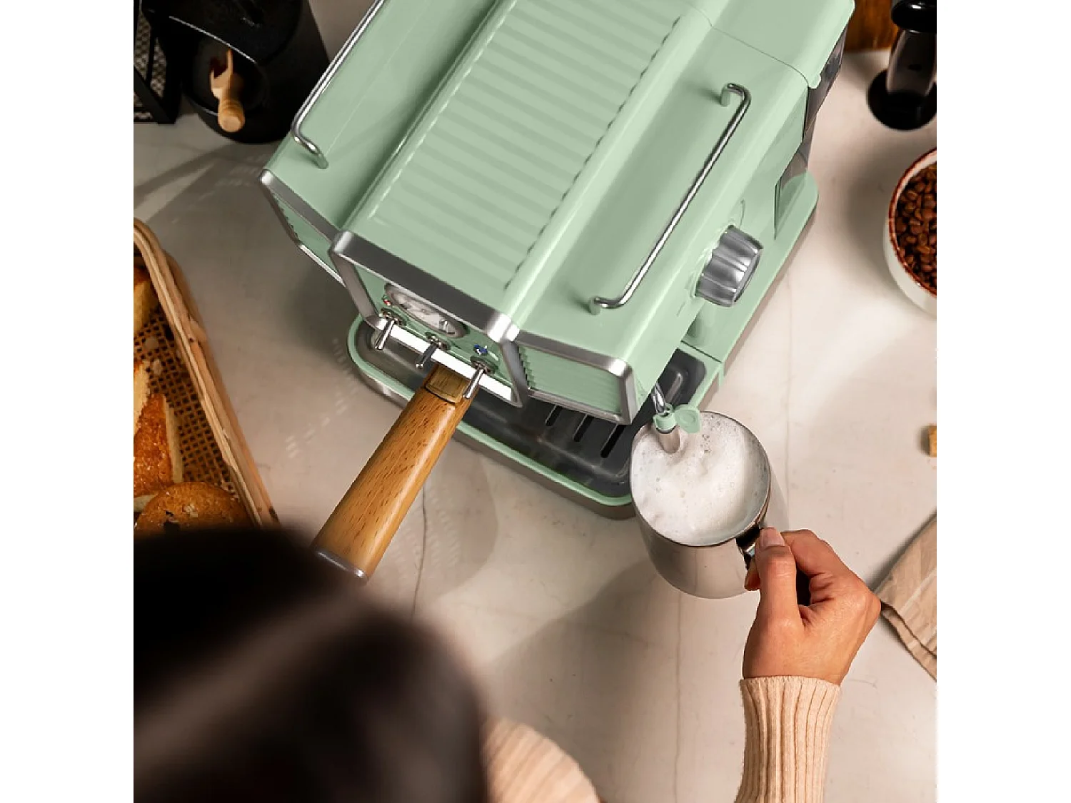 Cafetera Cecotec Power Espresso 20 Tradizionale Light 1350W 20 bar 1,5L verde