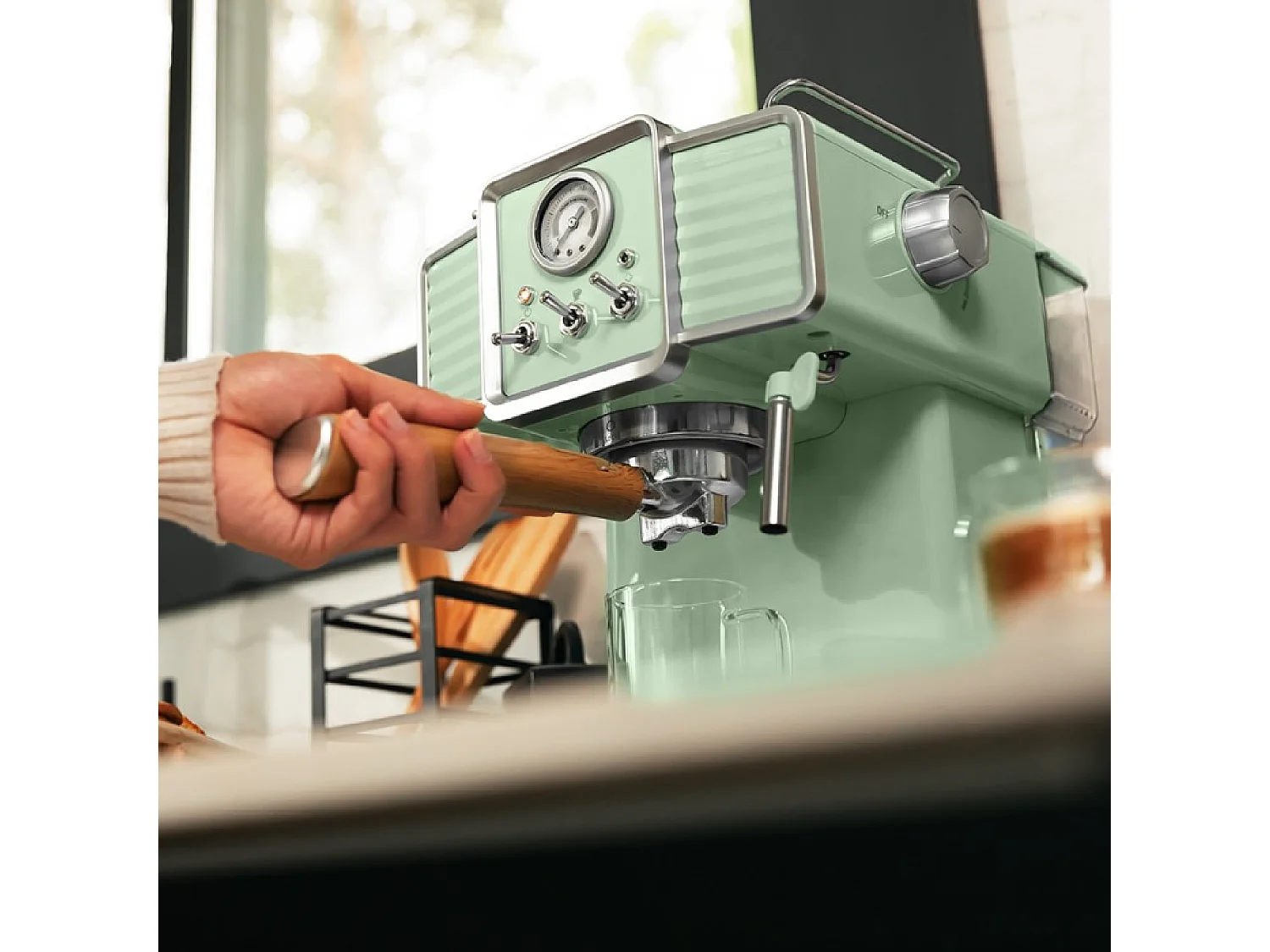 Cafetera Cecotec Power Espresso 20 Tradizionale Light 1350W 20 bar 1,5L verde