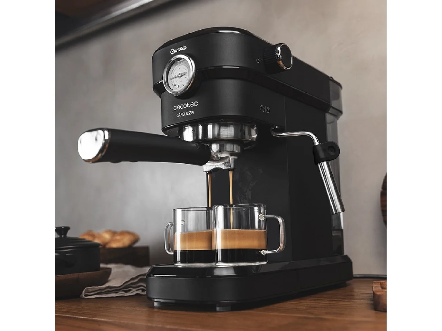 Cafetera express Cecotec Cafelizzia 790 Black Pro 1350W 20 bares negro