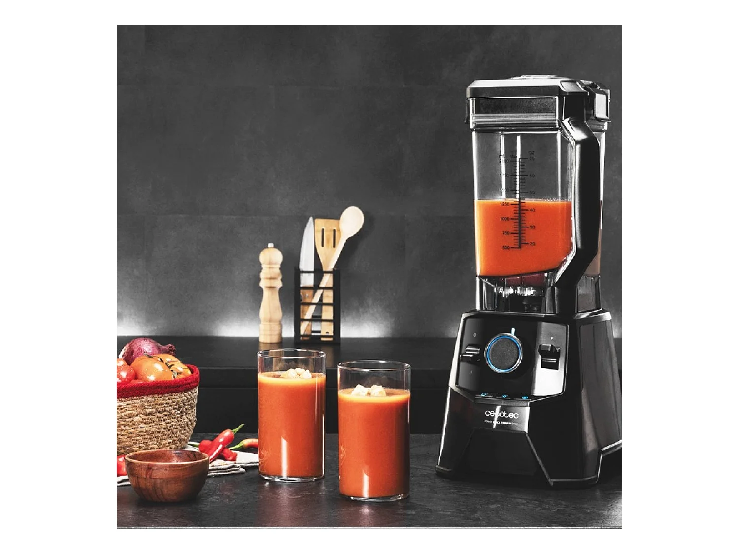 Cecotec Mixeur-blender Power Black Titanium 1000. 1000 W, Lame de 6 feuilles revêtues en titane noir, Bol en verre fondu d’1,5 L 2000 W, Nègre