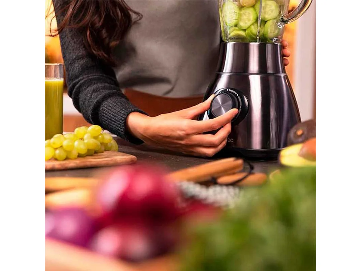 Cecotec Mixeur-blender Power Black Titanium 1800 Go de 1800 W, Noir. avec une lame de 6 feuilles revêtues en titane. Capacité de 1,8 L. 5 vitesses et vitesse turbo