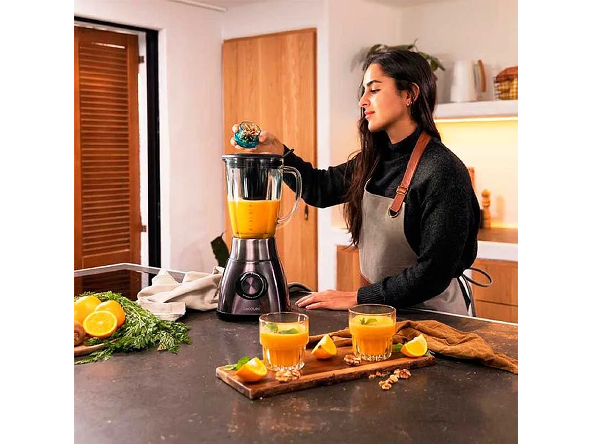 Cecotec Mixeur-blender Power Black Titanium 1800 Go de 1800 W, Noir. avec une lame de 6 feuilles revêtues en titane. Capacité de 1,8 L. 5 vitesses et vitesse turbo