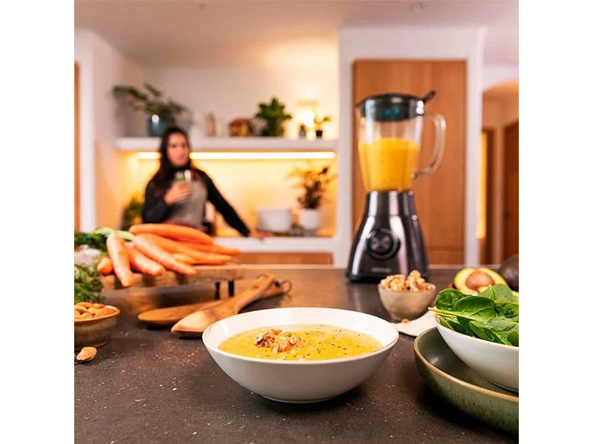 Cecotec Mixeur-blender Power Black Titanium 1800 Go de 1800 W, Noir. avec une lame de 6 feuilles revêtues en titane. Capacité de 1,8 L. 5 vitesses et vitesse turbo