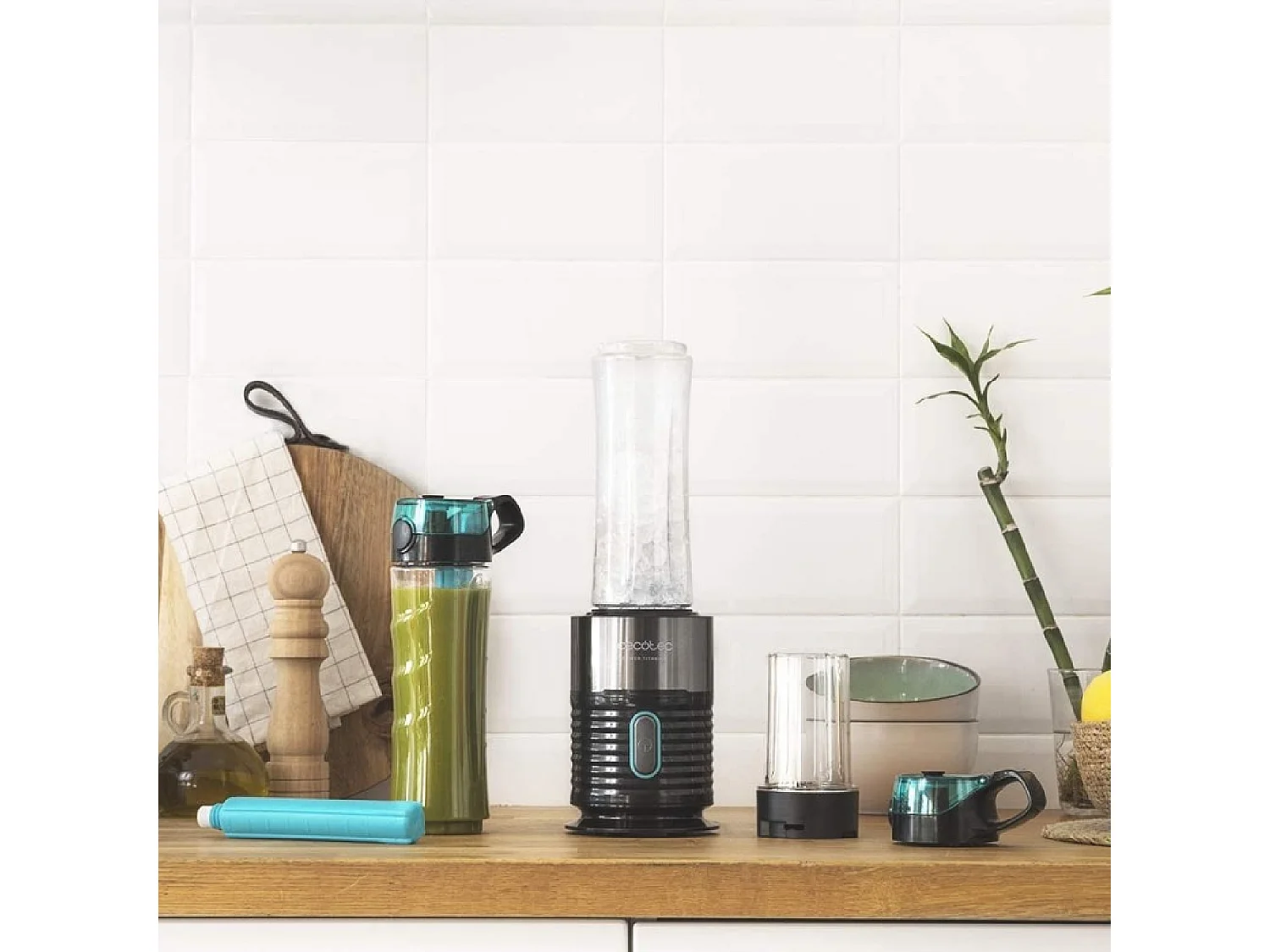 Batidora de vaso Cecotec Power Titanium 650 Fresh&Go Inox 400W especial smoothies inox