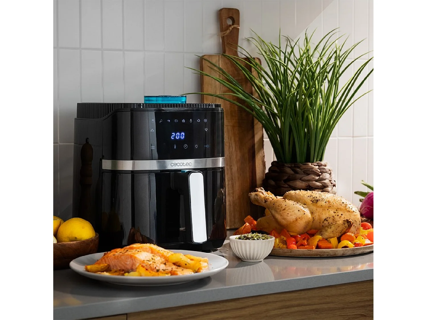 Cecotec Fritadeira de ar com pulverizador de água, 5 l de capacidade e 1500 W de potência. Com 8 menus e gama de temperaturas de 80ºC a 200ºC