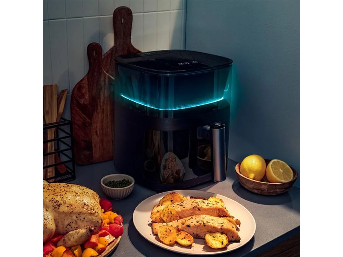 Cecotec Fritadeira com capacidade para cozinhar de 5 l, pulverizador de água, controlo tátil e design luminoso.