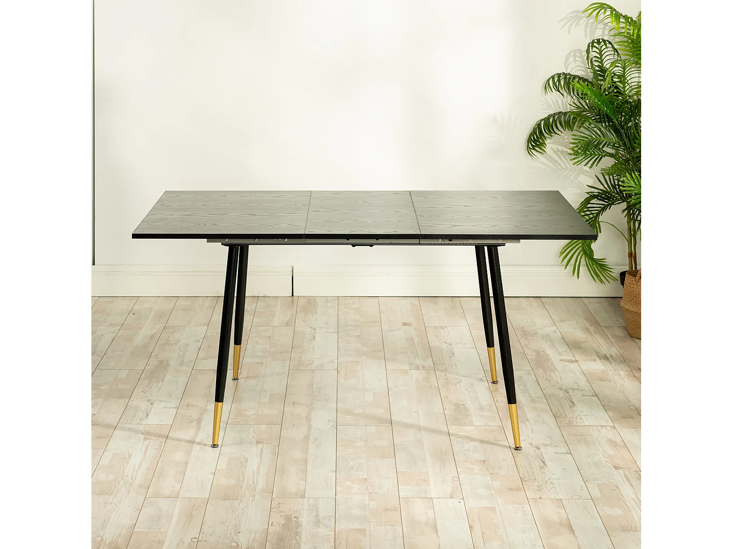 URBAN MEUBLE Ensemble table extensible noir 120-160 et 4 chaises style scandinaves blanches cassées