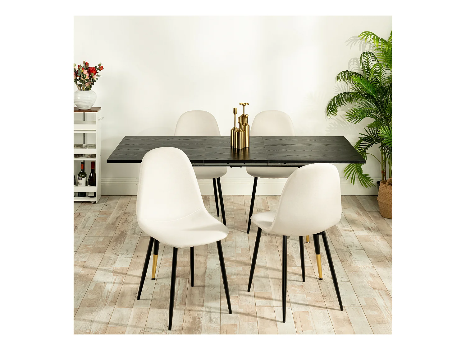 URBAN MEUBLE Ensemble table extensible noir 120-160 et 4 chaises style scandinaves blanches cassées