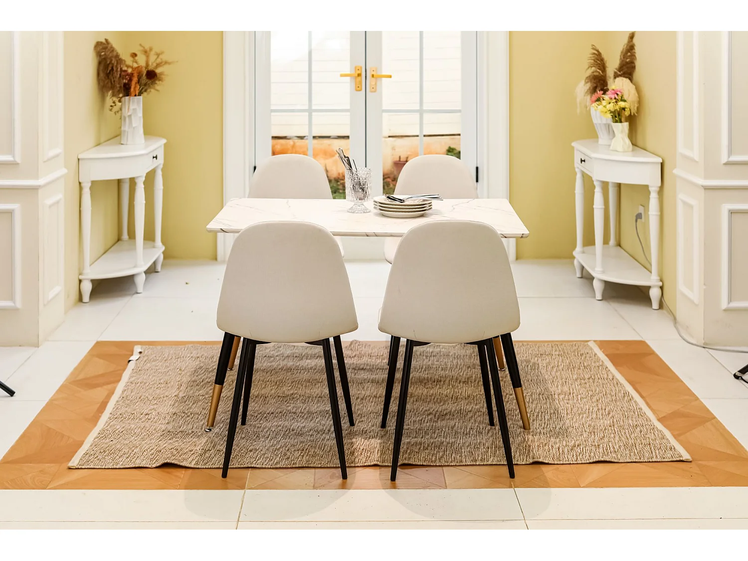 URBAN MEUBLE Ensemble table blanche effet marbre et 4 chaises scandinaves blanches cassées