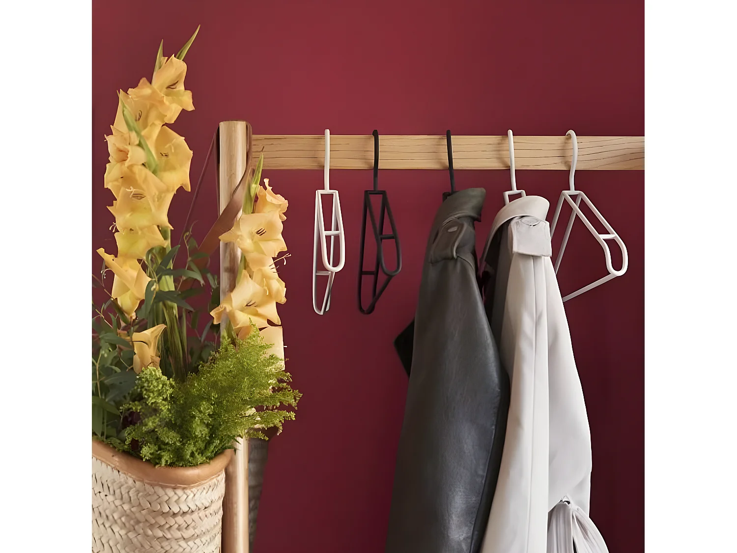 Portant scandinave en bois RALFO