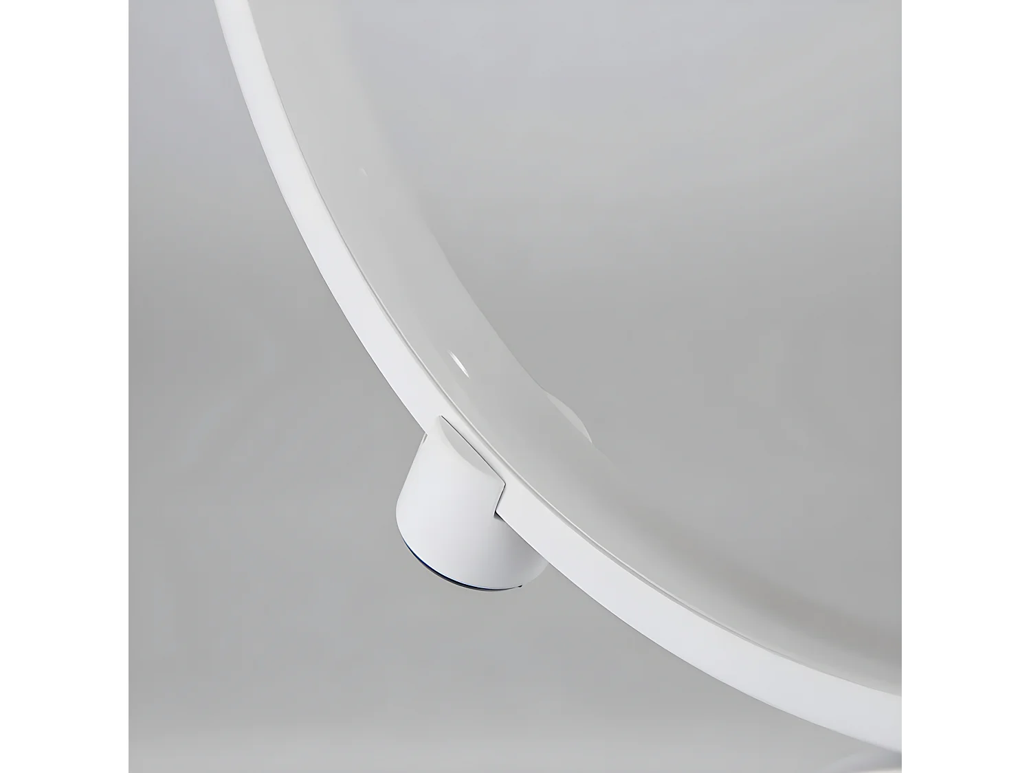 NETTLIFE moderne witte LED - lamp met 32W warm wit, aan - aan - uit - drukknop, opstaande lamp met 5 ringen voor woonkamer of kantoor.