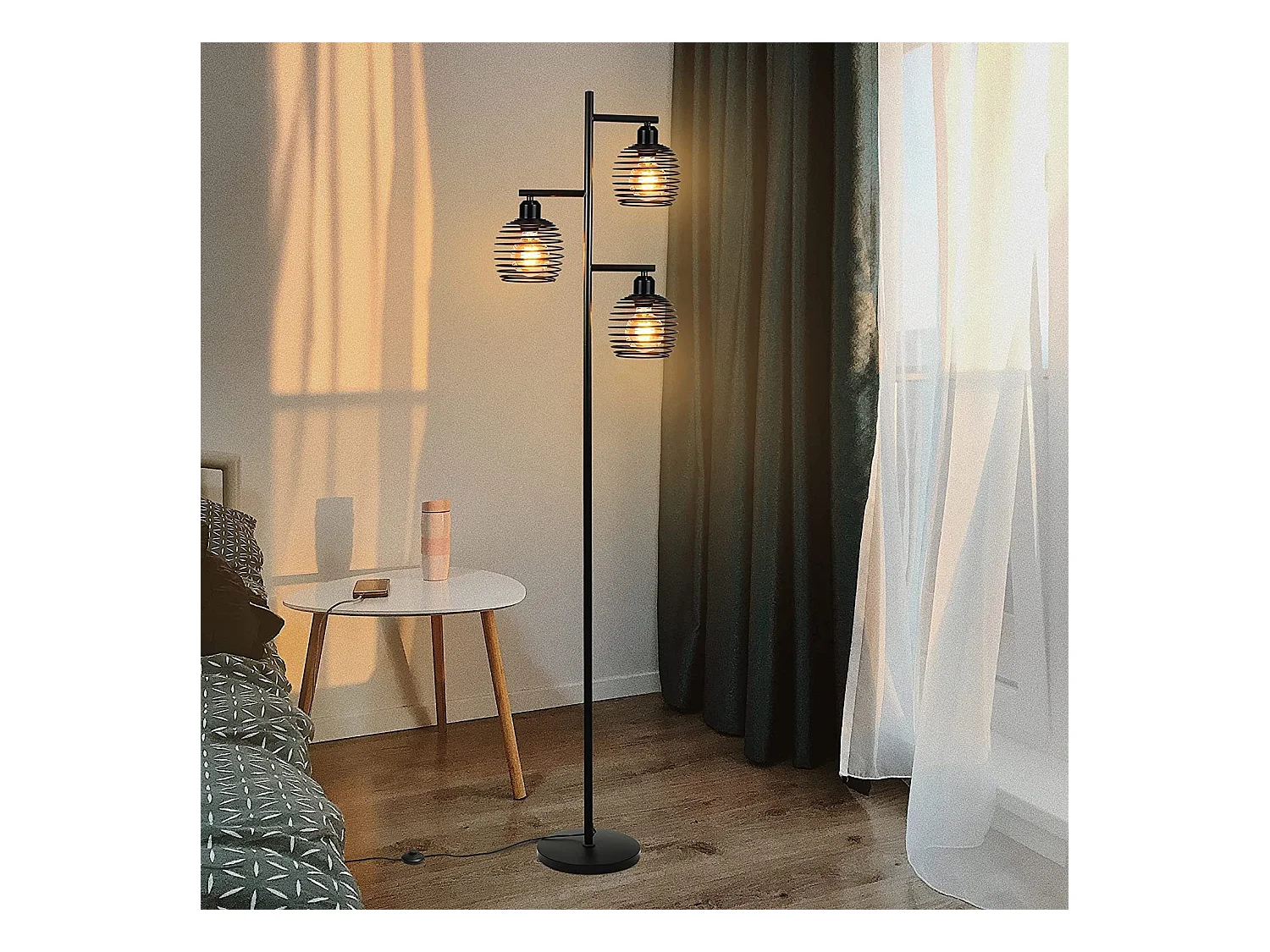 NETTLIFE Salon Vintage - Lamp  e27, 3 vlammen, 25W, zwarte industriële voetlamp, 152 cm, met voetschakelaar.