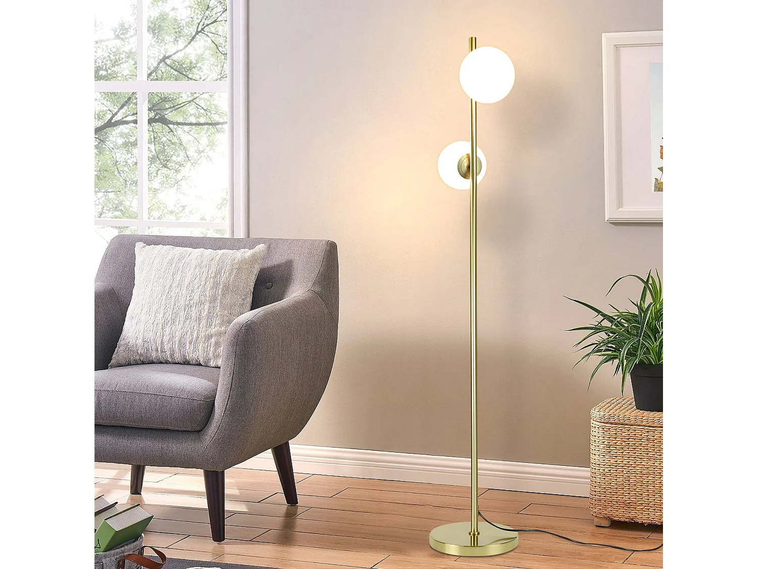 NETTLIFE Moderne Wohnzimmer-Stehleuchte – Goldfarbene Design-Stehleuchte, E27-Fassung, Stehlampe mit Fußschalter – 166 cm