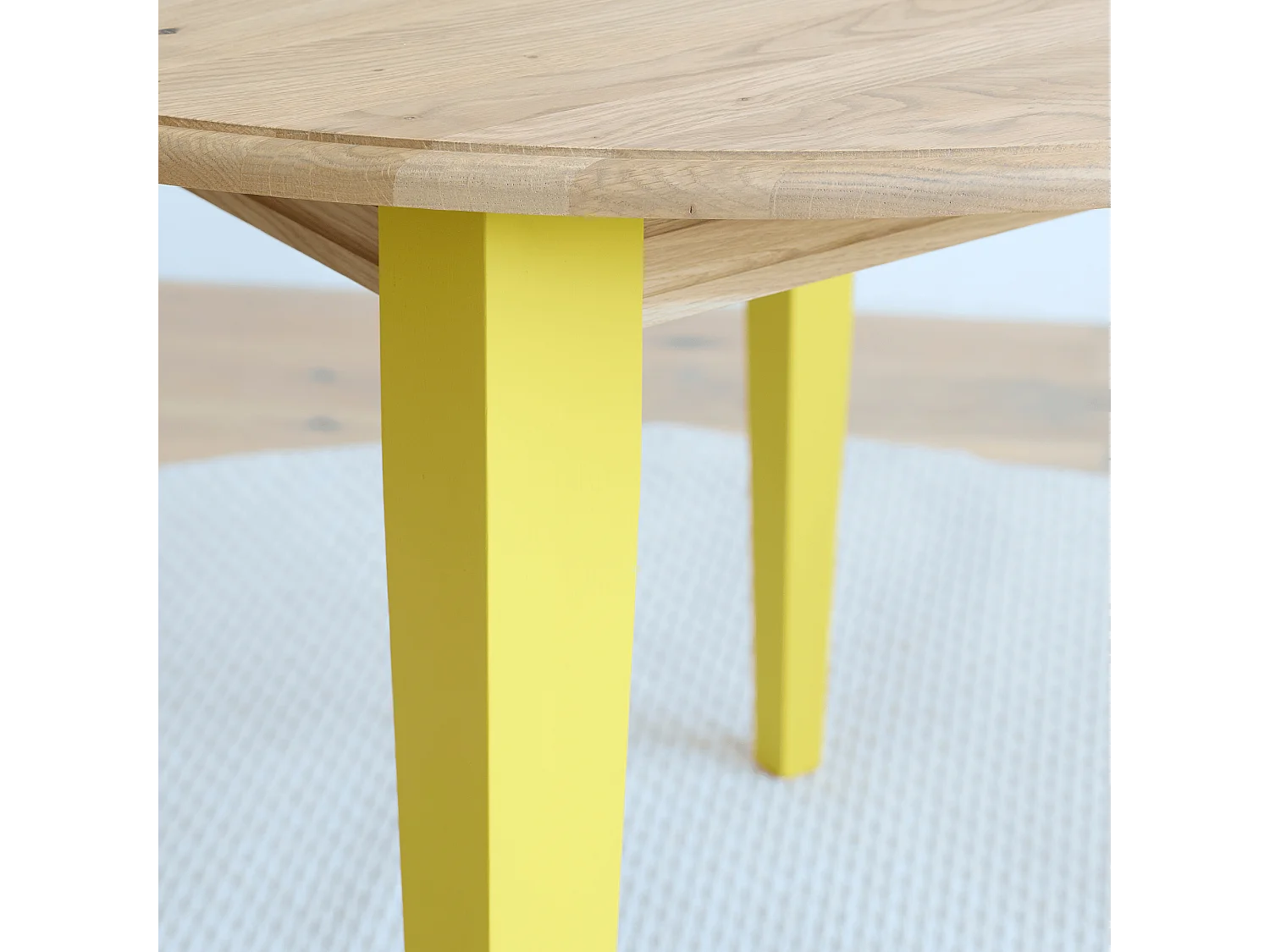 Table ronde extensible en bois 4/6 places D115 pieds colorés - VICTORIA