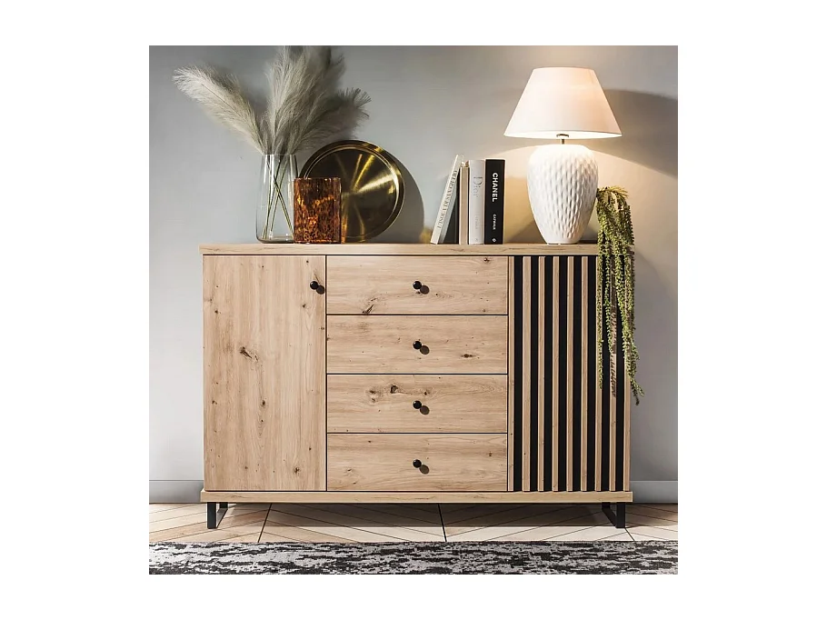 Buffet bas aspect chêne avec 2 portes et 4 tiroirs et pieds en métal noir Hendall