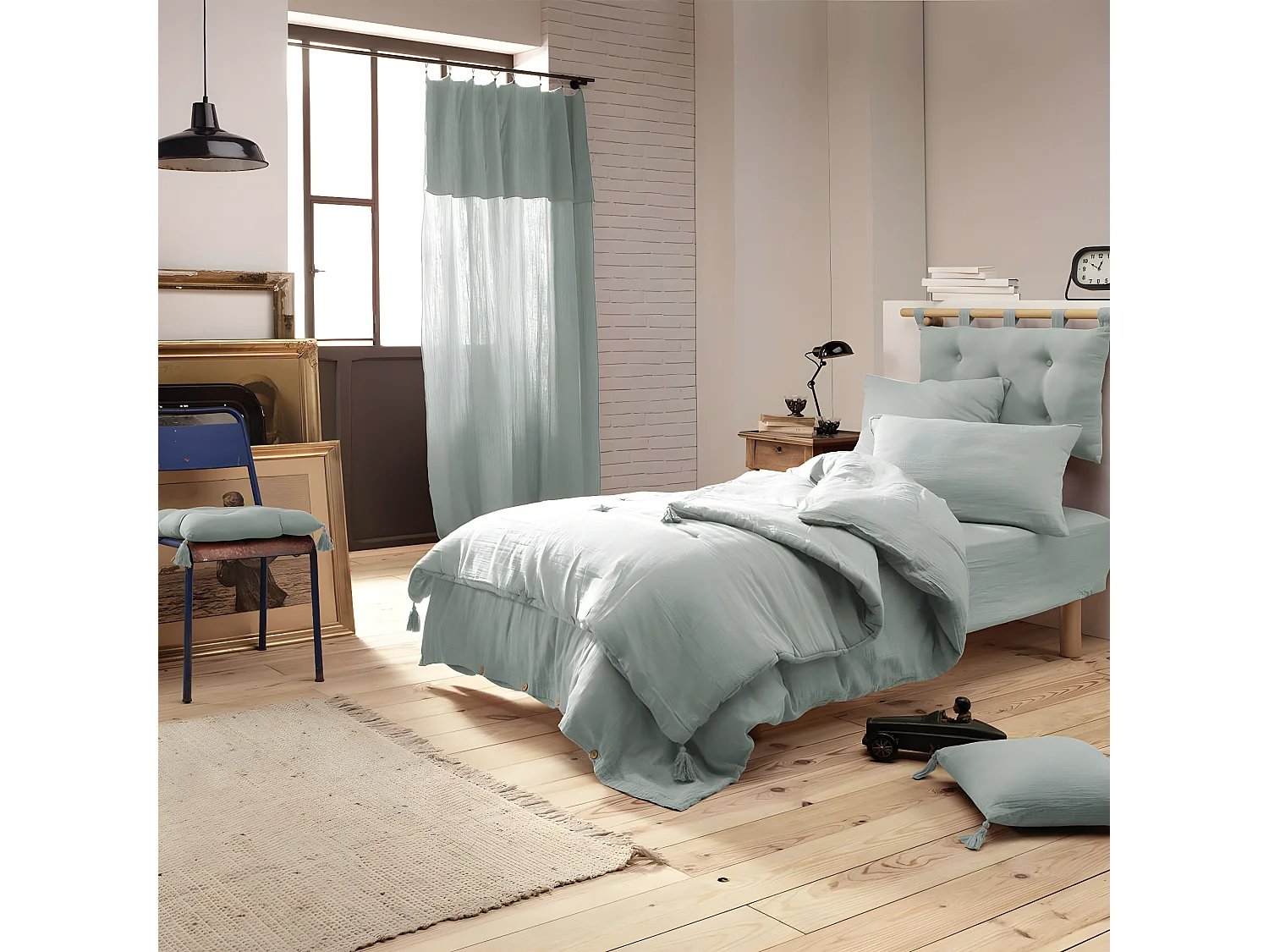 OUREA - Couvre-pied 150x150cm Capitonné Gaze de Coton Eucalyptus