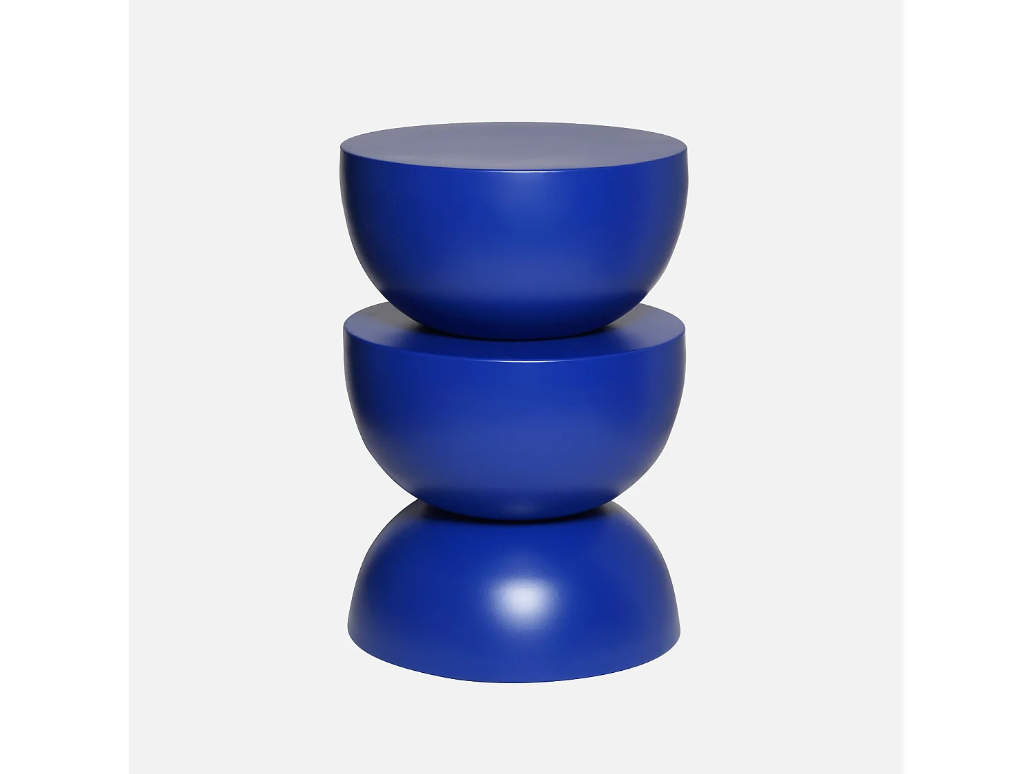 Mesa auxiliar o mesita de metal azul