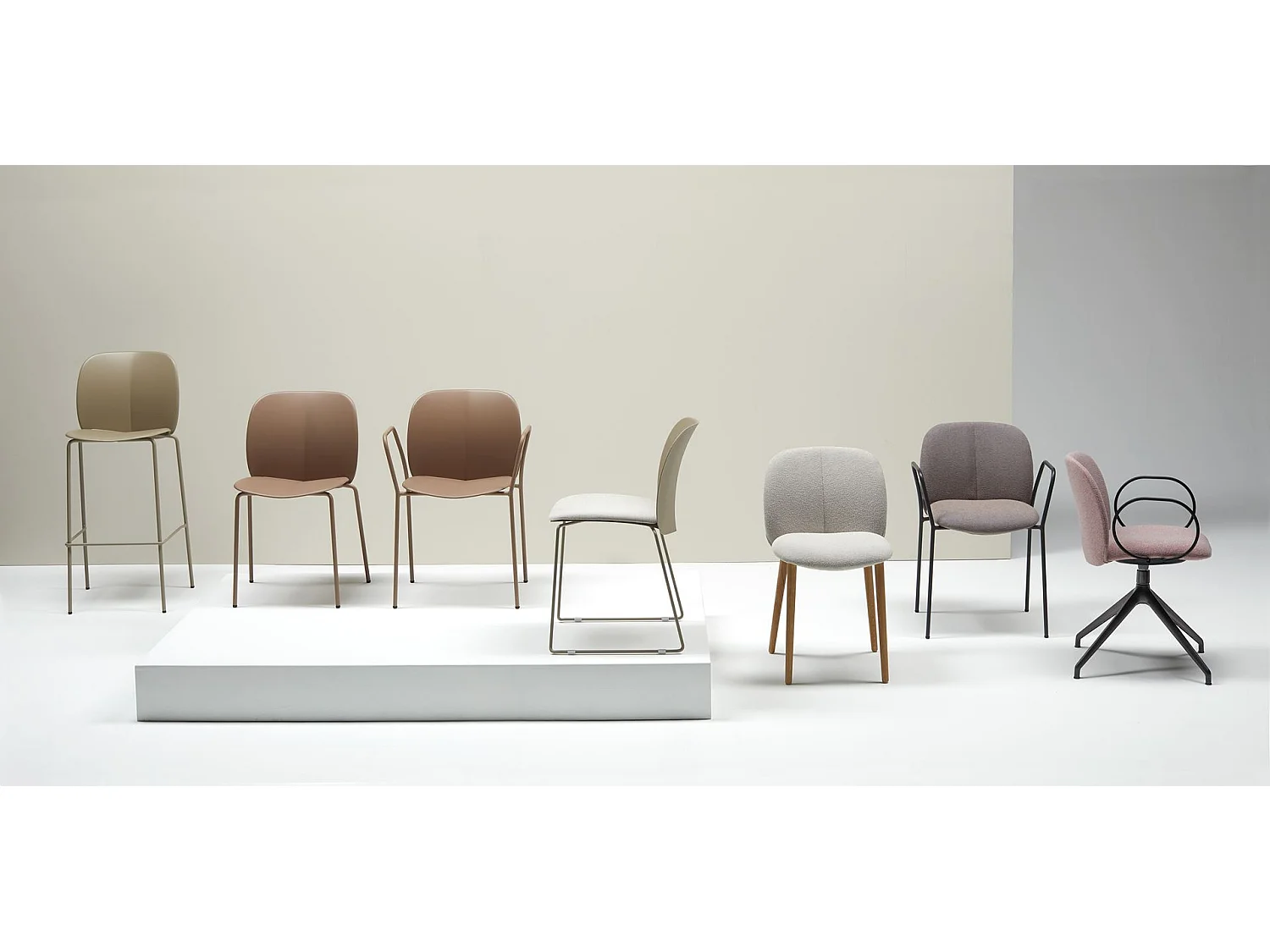 Chaise empilable Mentha recyclée par SCAB