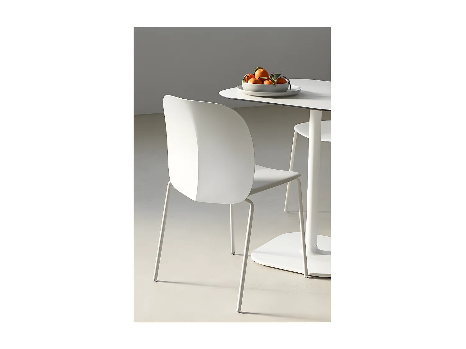 Chaise empilable Mentha recyclée par SCAB