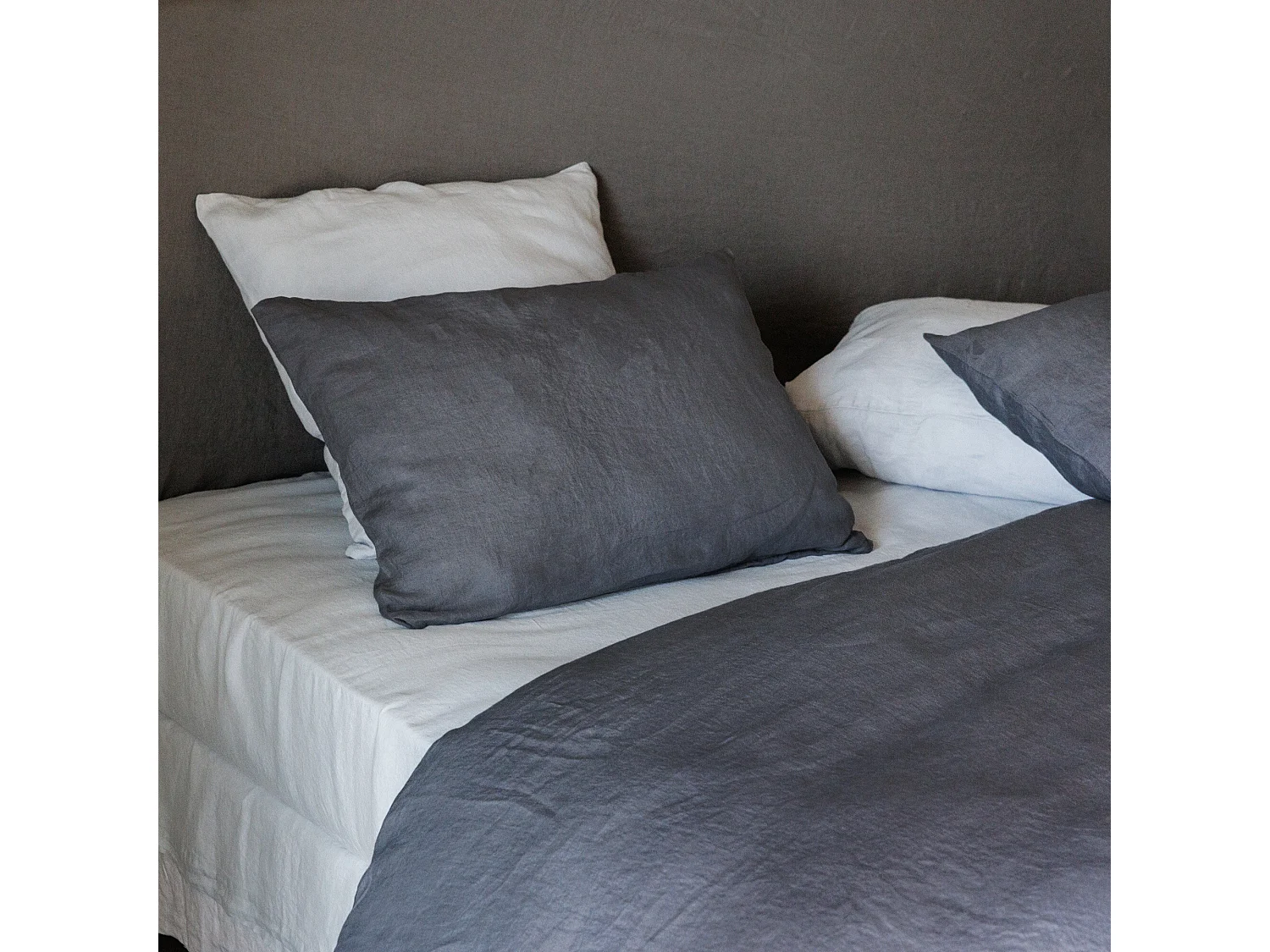 Taie de traversin uni 195X43 cm 100% lin lavé SONATE gris Granit