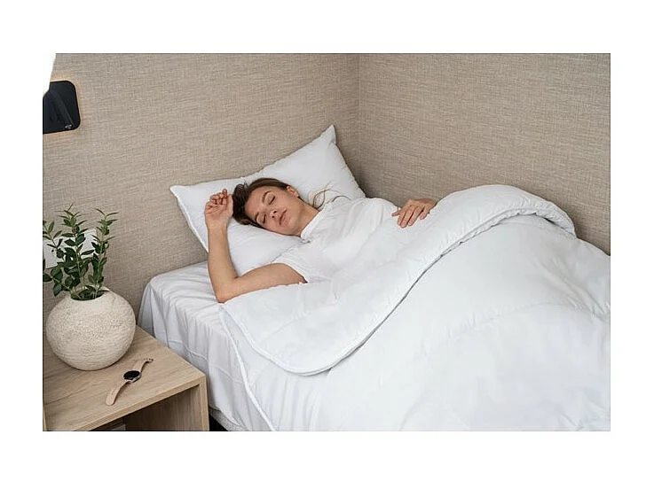 KGS Couette d’Hiver Promo Linge – Couette Chaude Douce Soft Touch 400GSM – Antibactérien