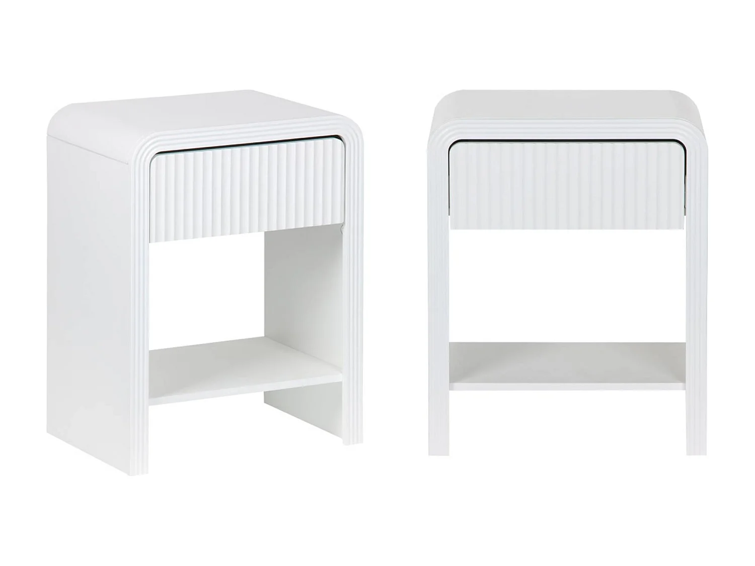 Lot de 2 tables de chevet effet bois blanc rainuré 1 tiroir. 1 étagère