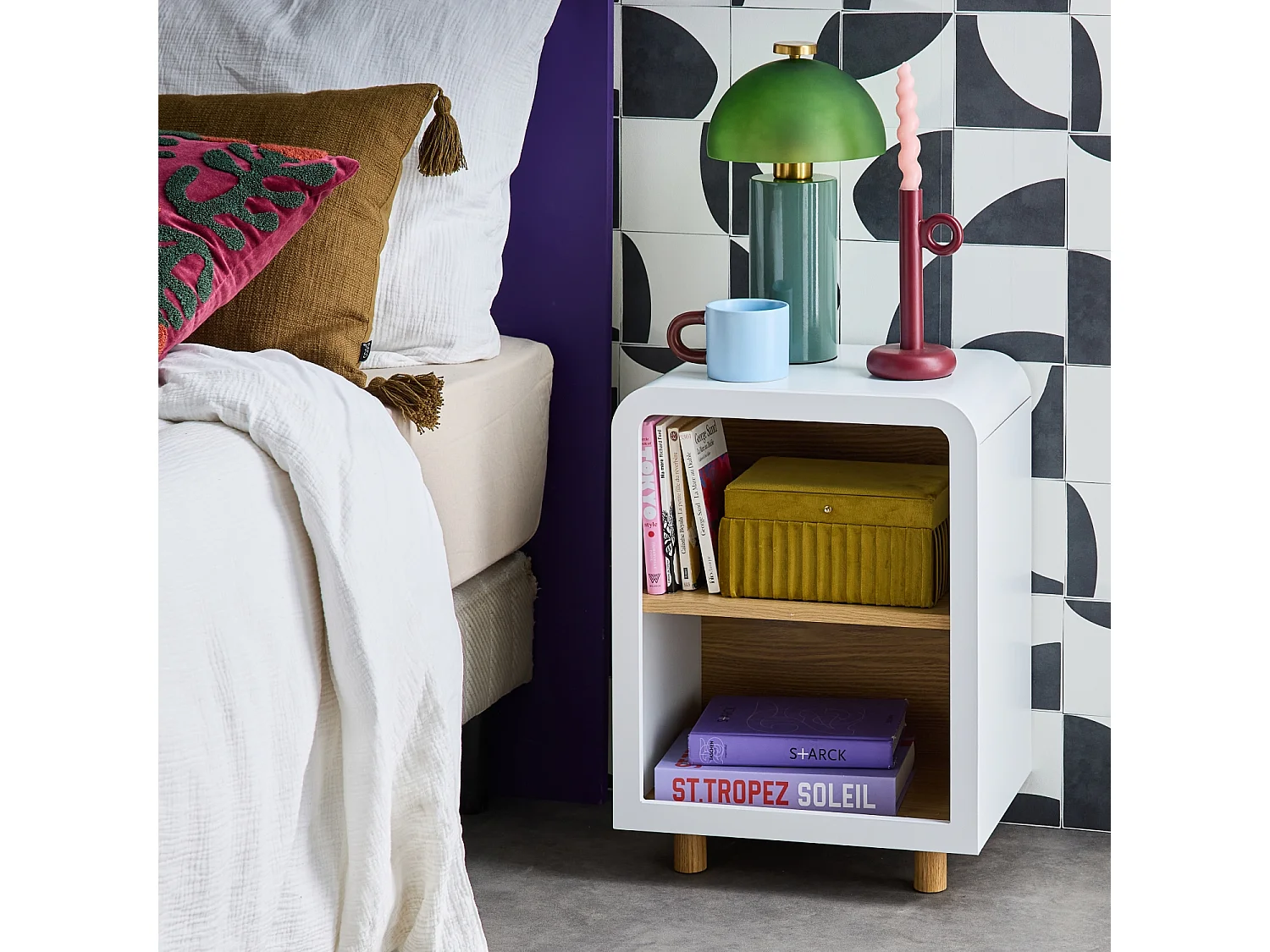 Set 2 comodini effetto legno con 2 nicchie , bianco