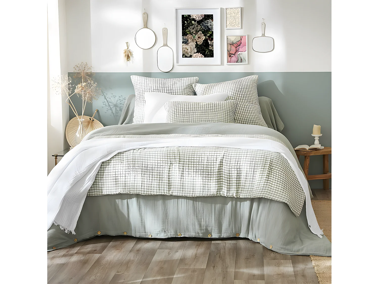 JOEL - Coussin Déhoussable 45x45cm Gaze de Coton Vichy Coloris Eucalyptus