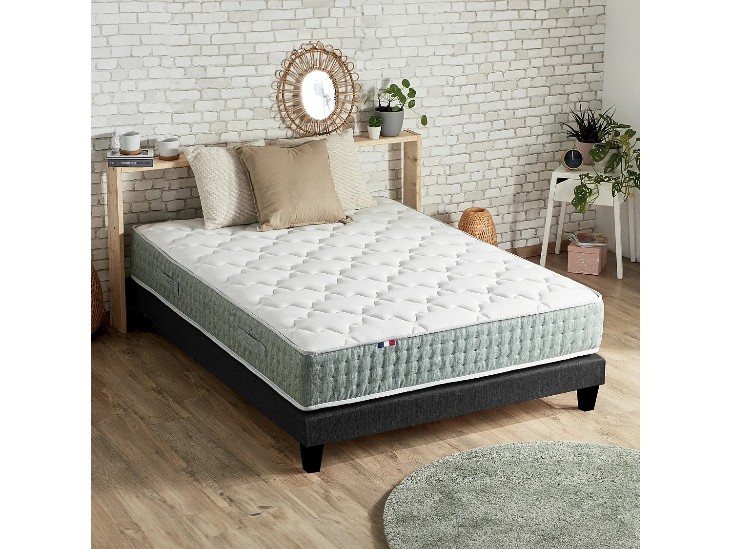 Ensemble matelas Ressort 7 zones HYGGE + Sommier + couette + oreillers Fabriqué en France Dimensions - 140 x 190 cm, Sommier - Noir
