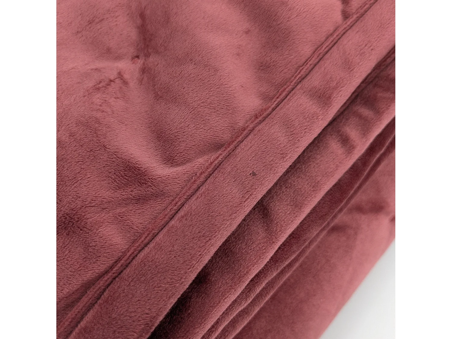 Couvre-lit 240x260 GIPSY velours piquage points brodés rose Pourpre