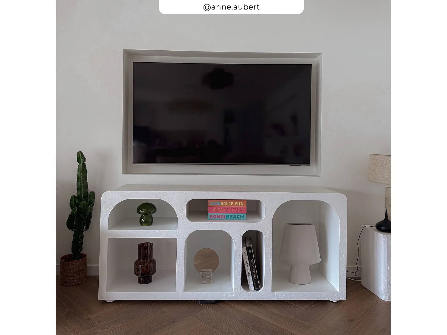 Buffet in calcestruzzo bianco sporco - Fira