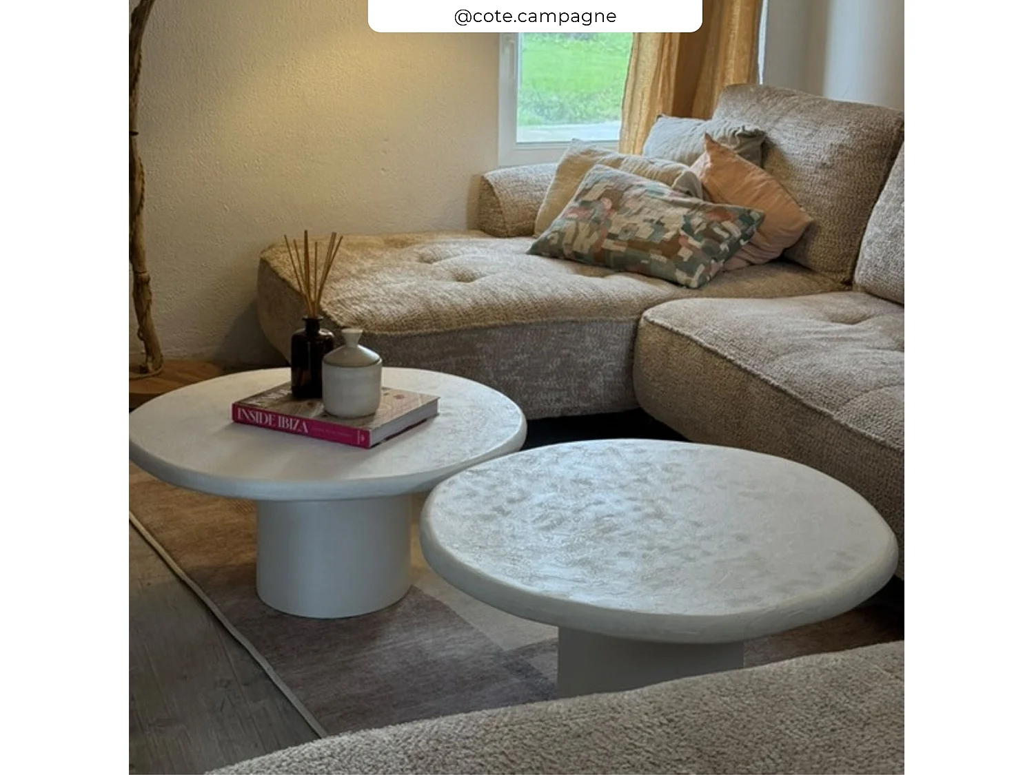 Mesa de centro redonda en concreto blanco roto - Lulli