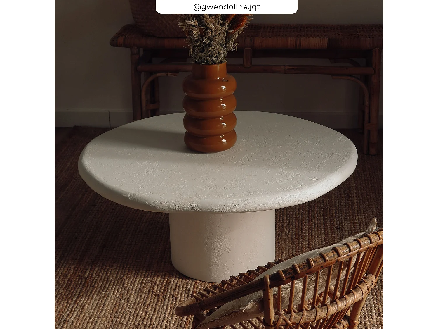 Mesa de centro redonda en concreto blanco roto - Lulli