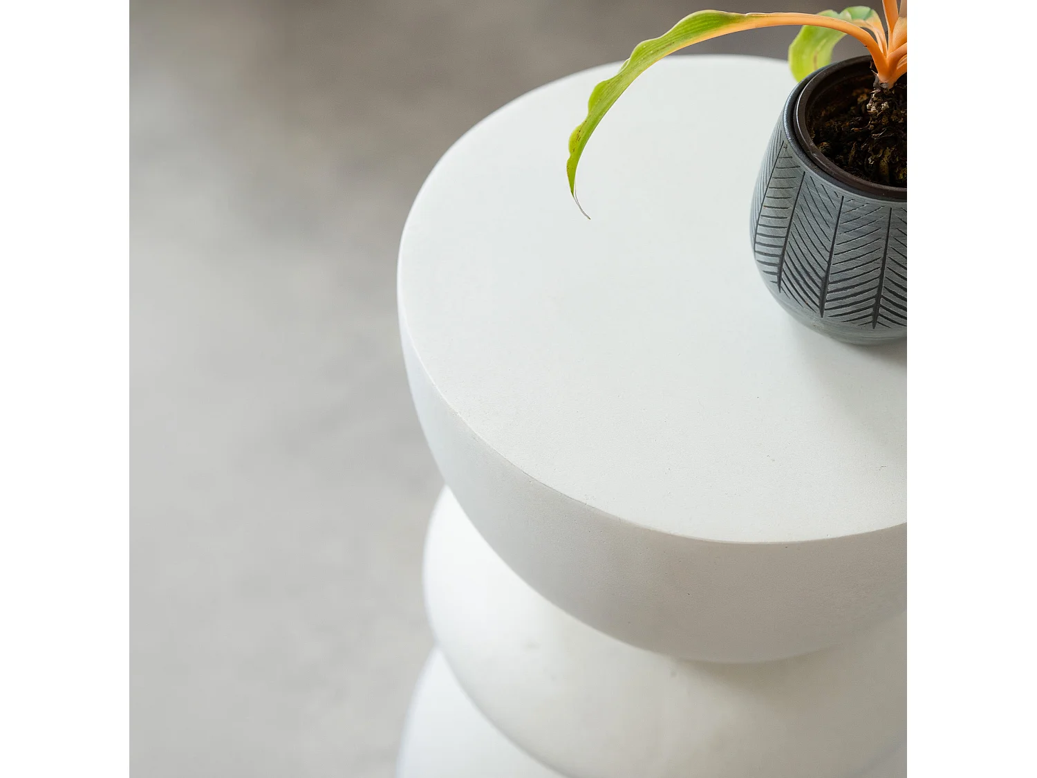 Table d'appoint ronde en béton blanc D35 cm - Maupiti