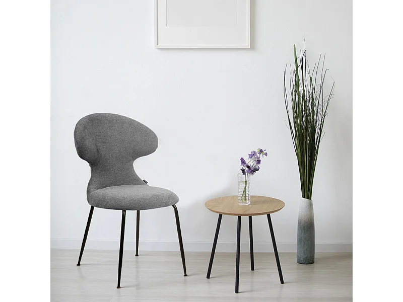 Chaise en tissu doux gris avec pieds en métal noir - GLORIA