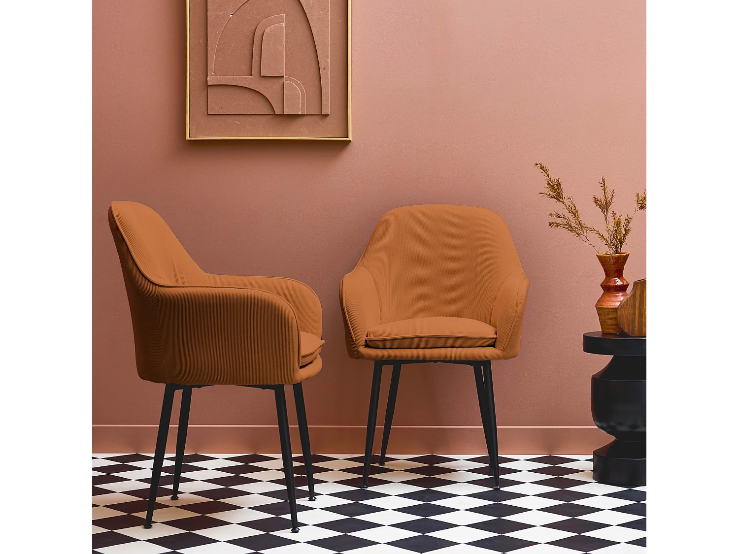 Set di 2 poltrone in velluto a coste con gambe in metallo nero opaco,