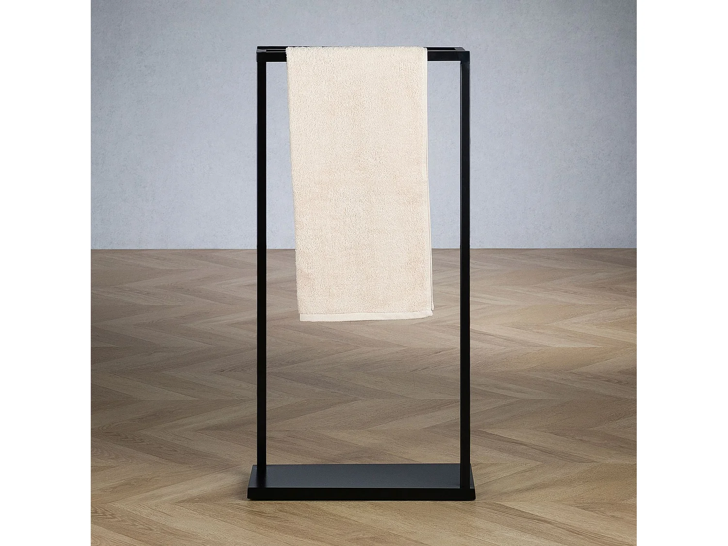 Porte-serviettes LUDO, support à serviettes sur pied pour salle de bain en métal laqué noir