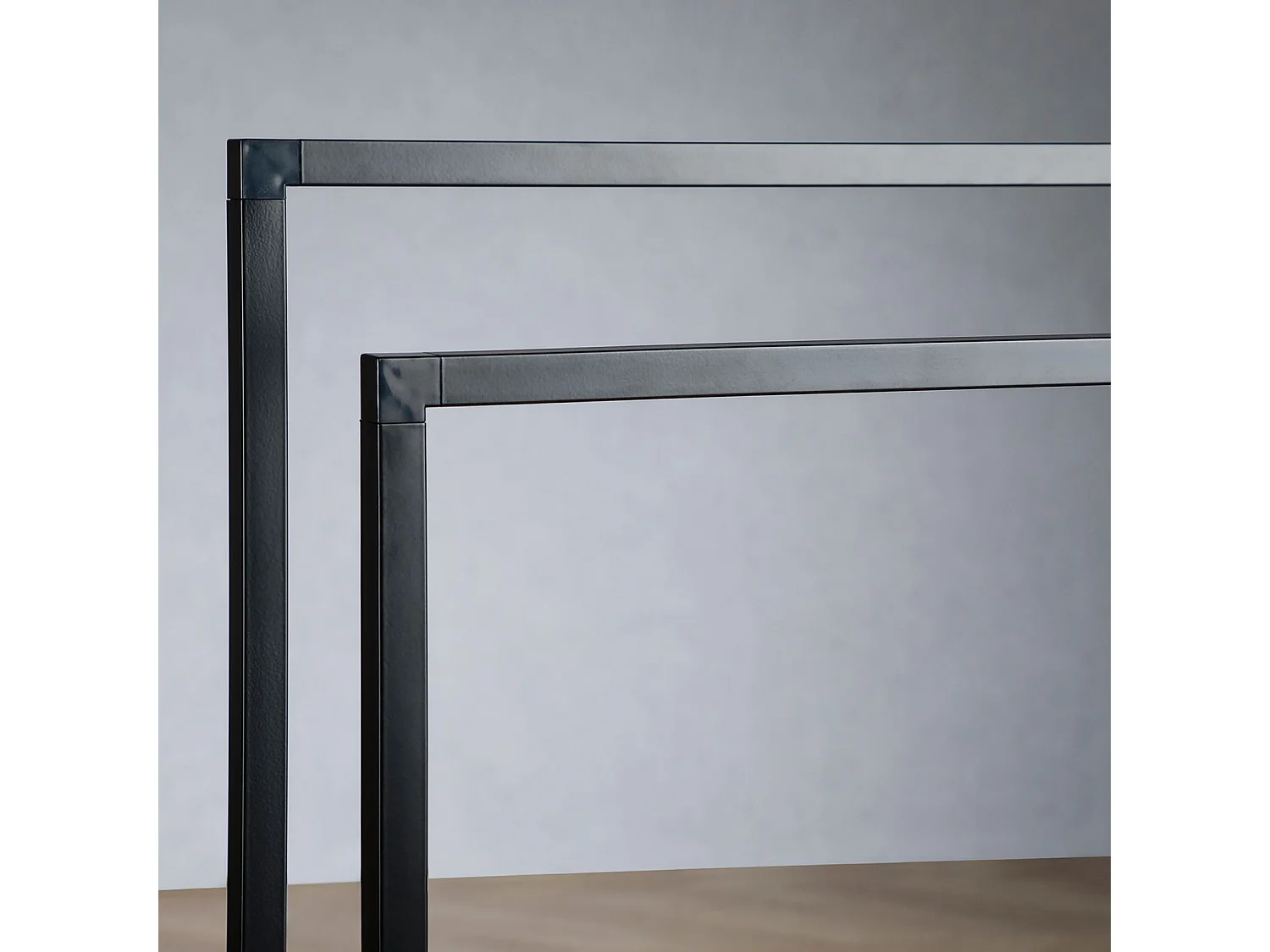 Porte Serviette Salle de Bain MAILO H 84 cm en Métal Noir, Design Simple et Moderne, Sur Pieds avec Socle Stable