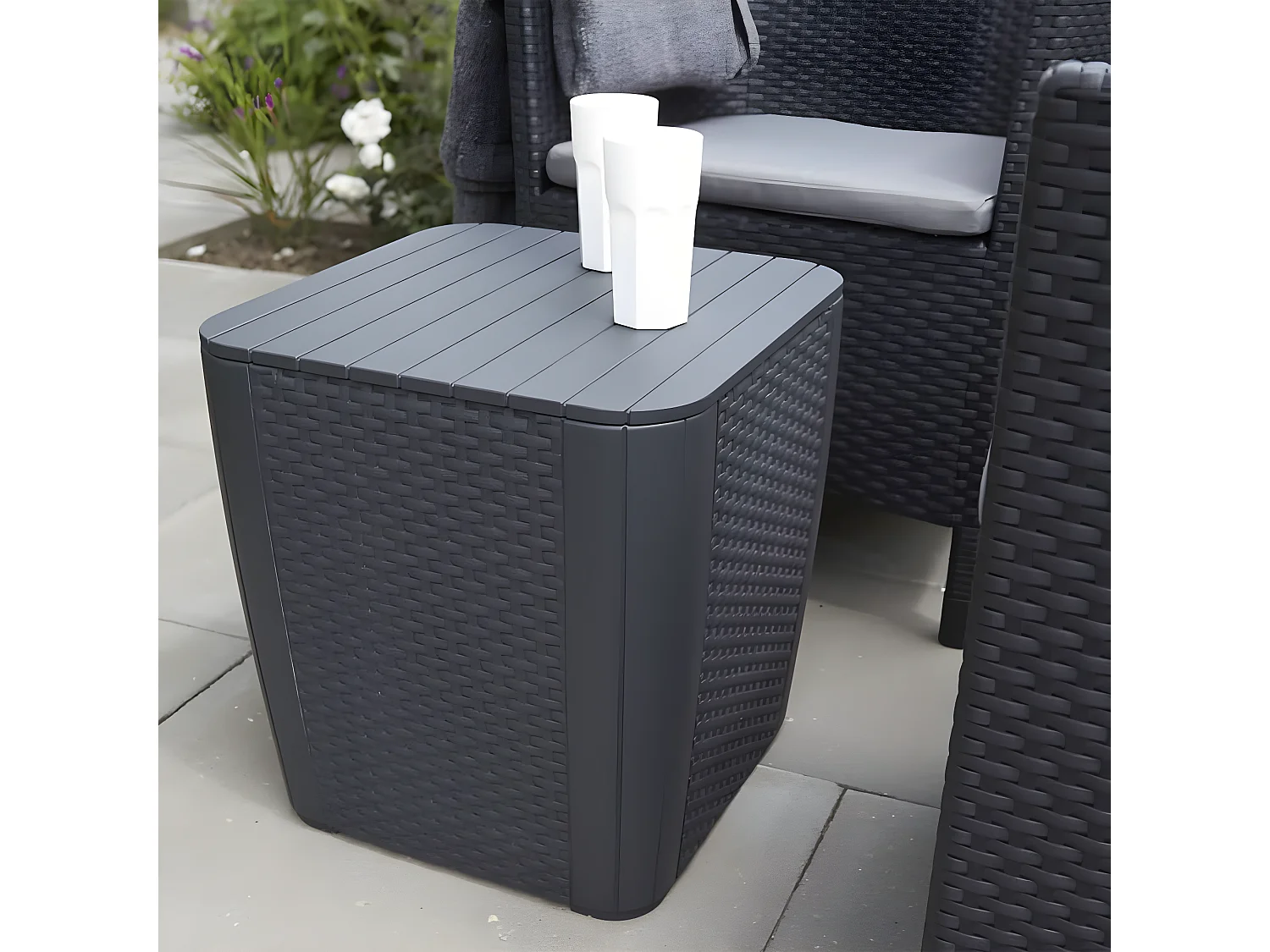 Prolenta Premium -  Table d'appoint de jardin Luzon Osier plat Grapte