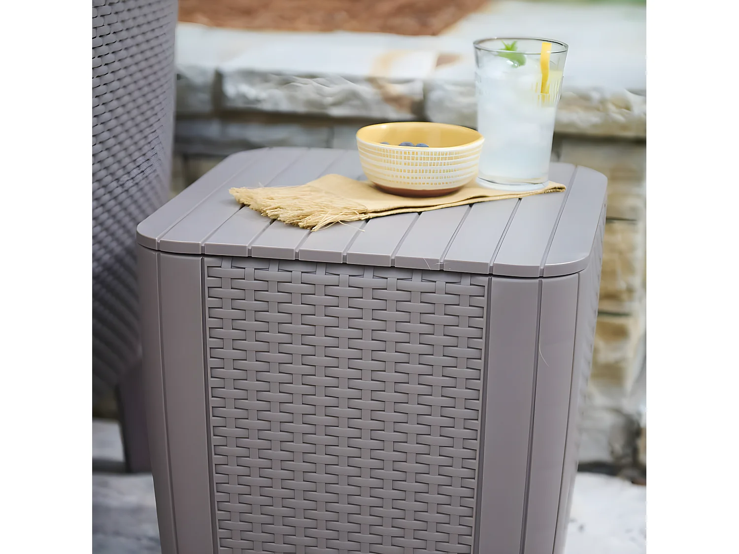 Prolenta Premium -  Table d'appoint de jardin Luzon Osier plat Cappuccino