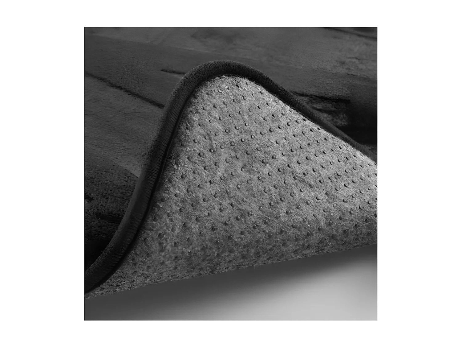 Tapis de Bain Microfibre &quot;Relief&quot; 45x75cm Noir