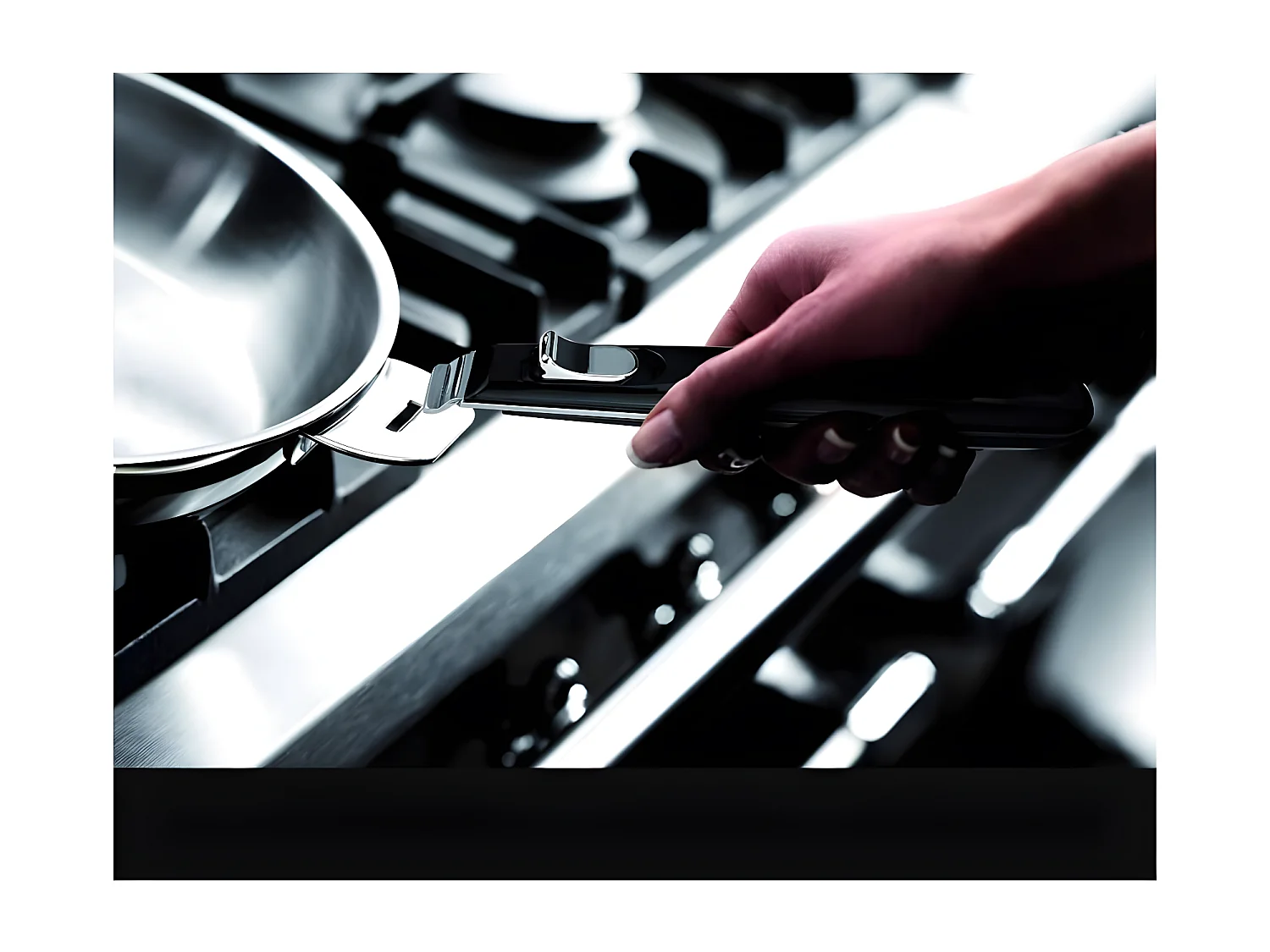 Lagostina Lot de 2 poêles inox 24 et 28 cm + poignée - 012138600003