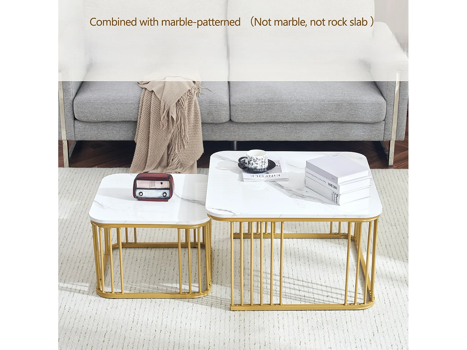 Conjunto de 2 mesas de encastrar - tampo em MDF com padrão mármore - pés dourados - Branco e Dourado