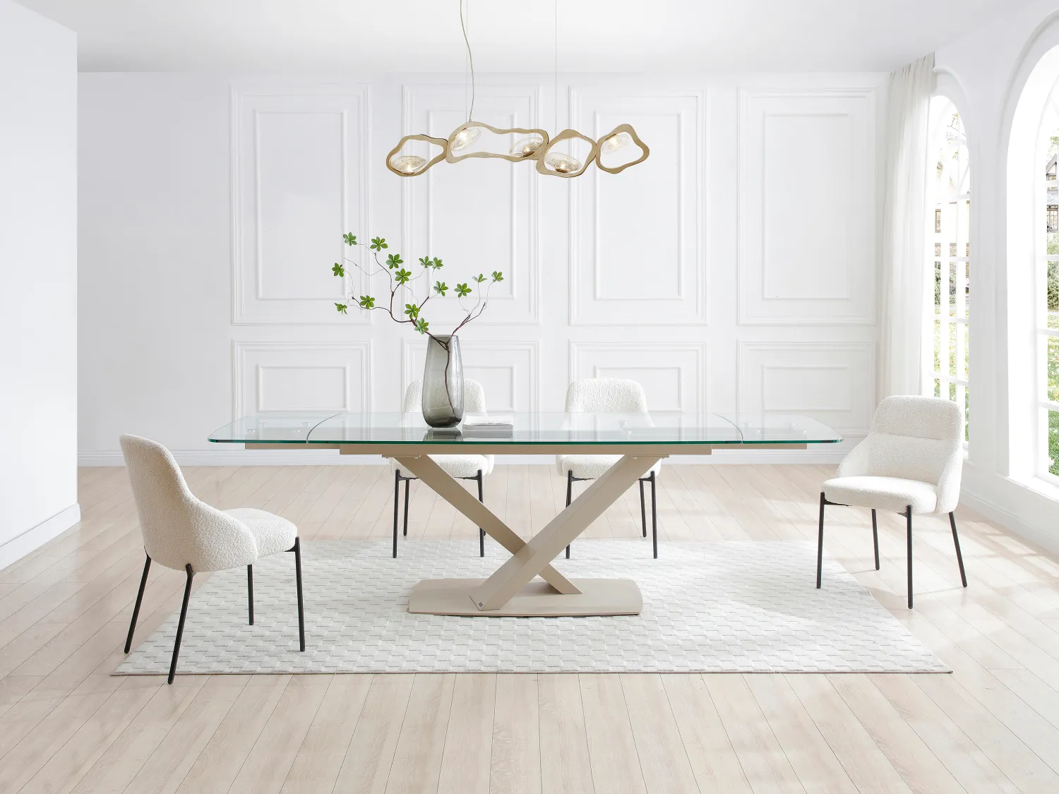 Verlengbare eettafel van 6 tot 10 plaatsen van gehard glas en metaal - Transparant en beige - MALATA van Maison Céphy