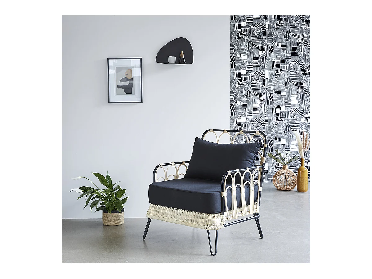 Fauteuil en rotin et métal noir