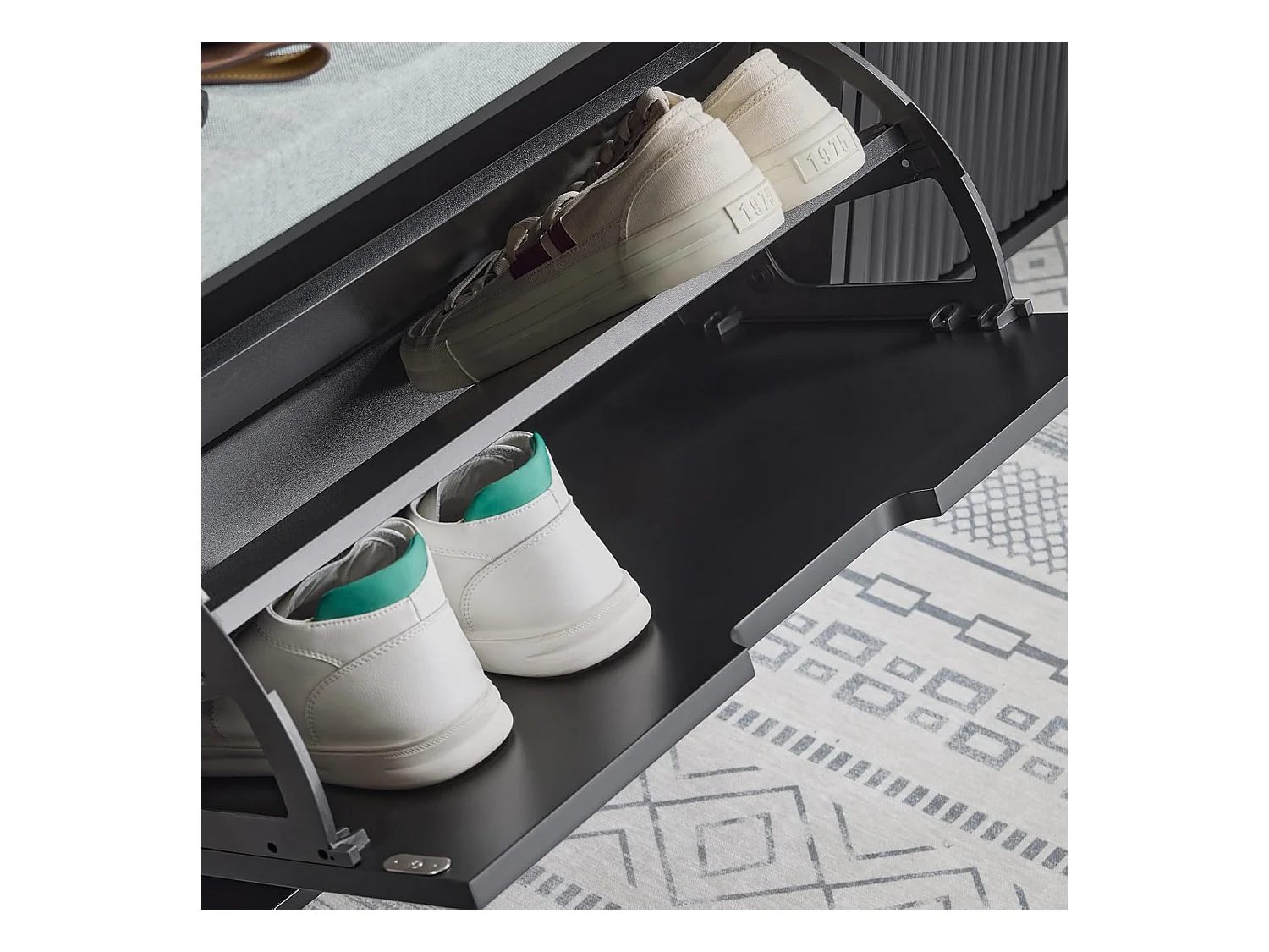 Szafka na buty z 1 drzwiami FSR151-K-SCH