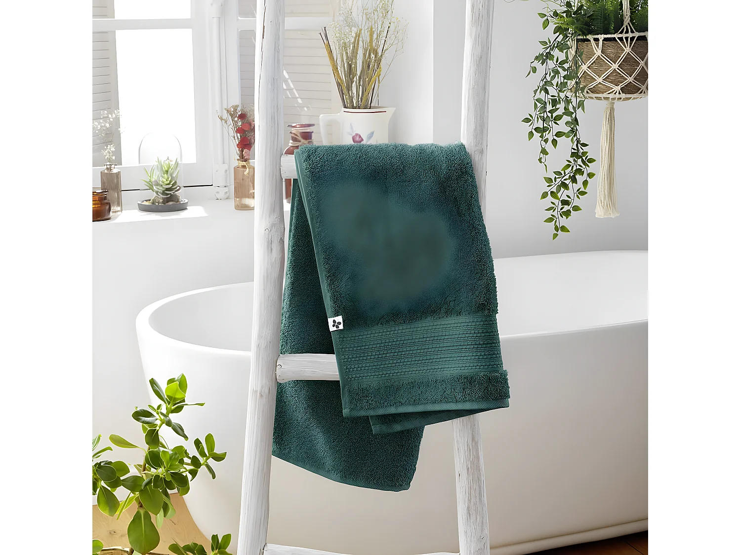 EMMA - Serviette de Toilette 50x90cm en Coton Bio Coloris Emeraude